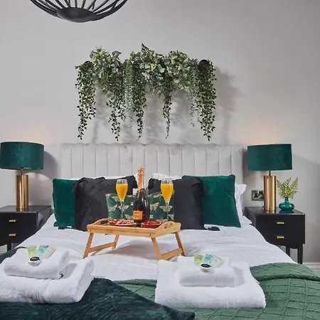 The Exquisite Manor Of Robins Hood's Bay - Hot Tub *