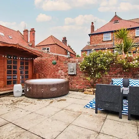The Exquisite Manor Of Robins Hood's Bay - Hot Tub * Robin Hood's Bay